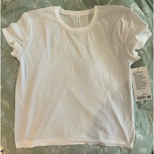 ✨BRAND NEW✨ lululemon shirt
